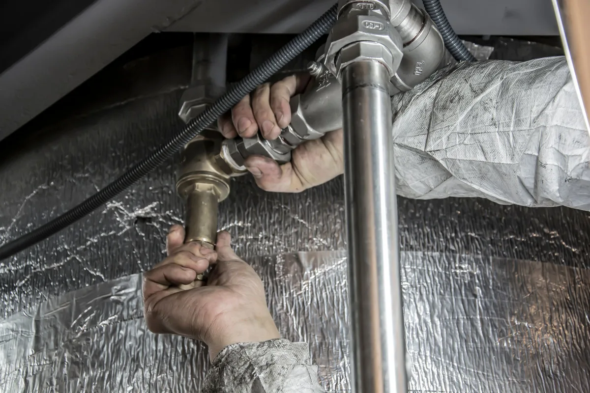 Emergency Plumbing SEO: How the 2am Search Actually Gets Decided