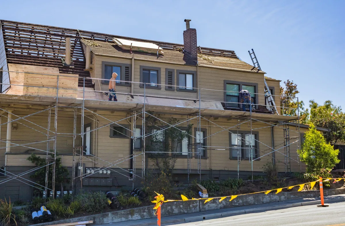 Google Ads for Roofers: What a Qualified Lead Should Cost