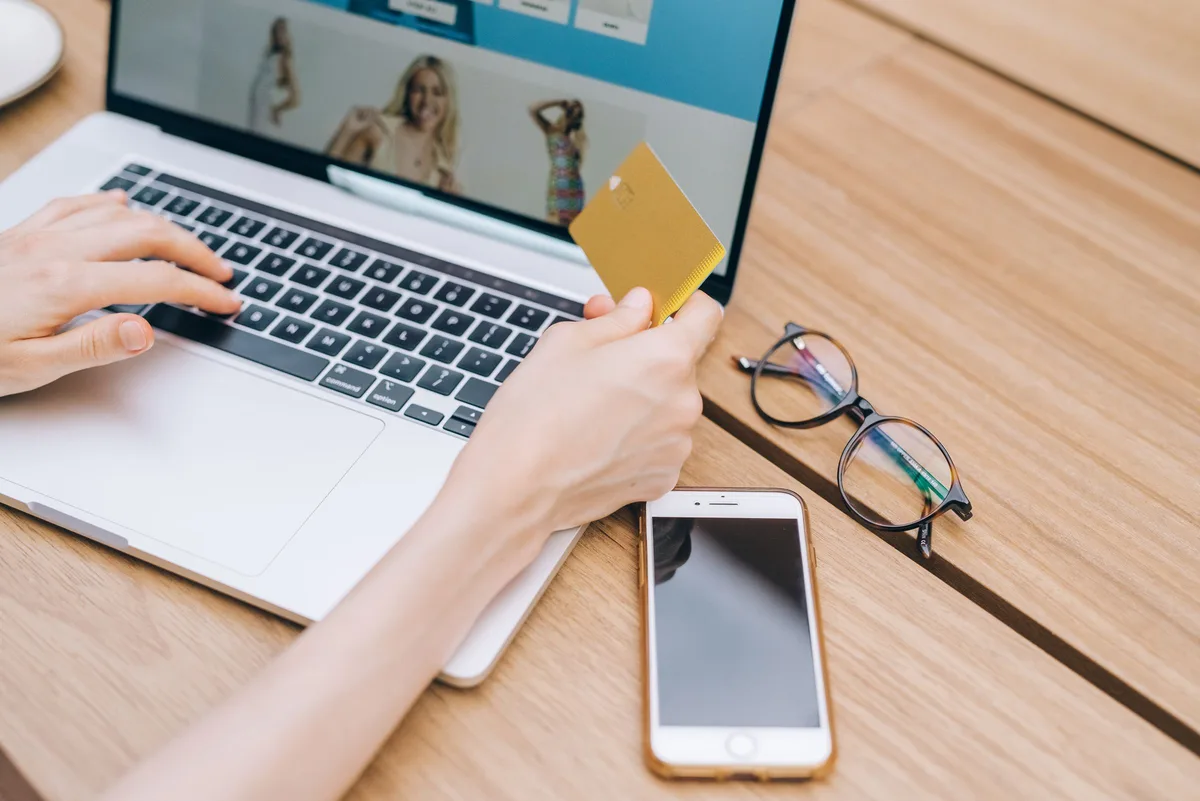 Direct Social Commerce Funnels